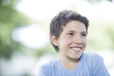 Portrait of smiling boy - ZEF002749