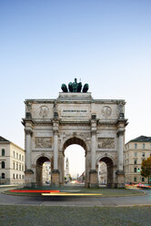 Germany, Bavaria, Munich, Siegestor at blue hour - BR000889