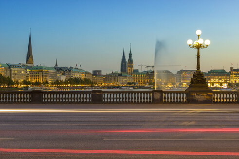 Deutschland, Hamburg, Binnenalster, Blick von der Lombardbrücke - RJ000365