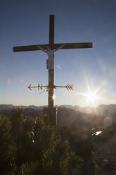 Österreich, Tirol, Unterberghorn, Gipfelkreuz - RBF002104