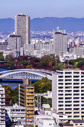 Japan, Osaka, Stadtbild von der Burg Osaka aus gesehen - THA001019