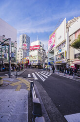 Japan, Osaka, Geschäfte und Straße im Stadtteil Shinsaibashi - THAF001004