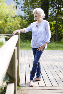 Senior woman outdoors - VRF000116