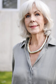 Portrait of white haired senior woman - VRF000115