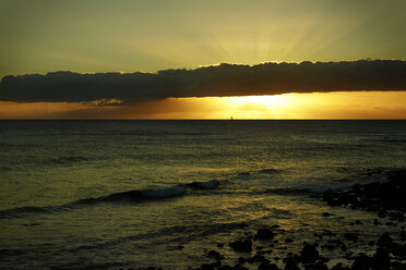 USA, Hawaii, Sonnenuntergang am Meer - STKF001095