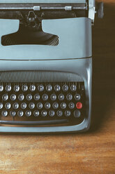 Old typewriter on wood - EBSF000389