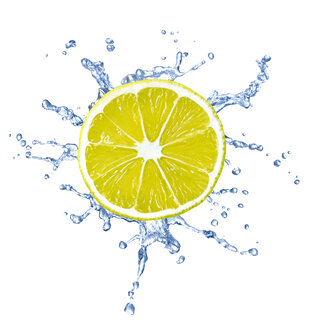 Slice of lemon with water splash in front of white background - RAMF000020