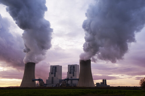 Gremany, North Rhine-Westphalia, Grevenbroich, Modern brown coal power station - GUFF000067