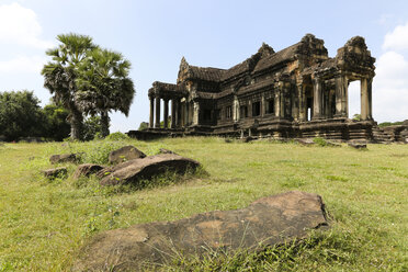 Cambodia, small temple in garden of Angkor Wat - FCF000583