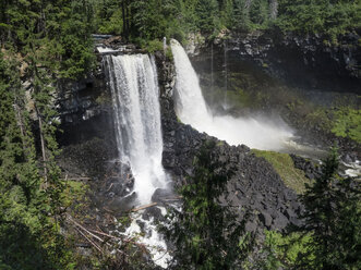 Kanada, Britisch-Kolumbien, Wells Gray Provincial Park, Canim Falls - HLF000821