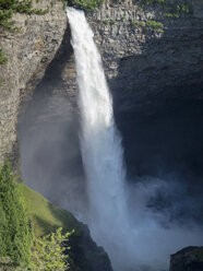 Kanada, Britisch-Kolumbien, Wasserfall - HLF000823