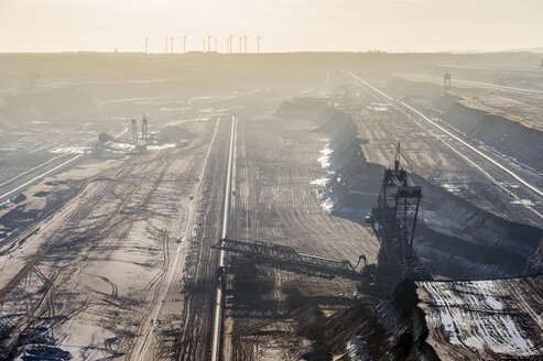 Germany, North Rhine-Westphalia, Grevenbroich, view to bucket-wheel excavator at brown coal mining Garzweiler - FRF000155