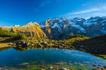 Germany, Bavaria, Allgaeu, View from Gugg lake to Allgaeu Alps, Central main ridge - WGF000556