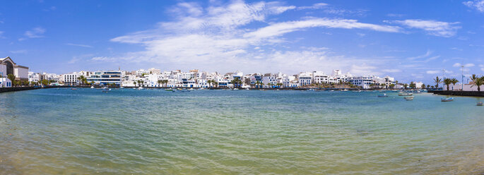 Spanien, Kanarische Inseln, Lanzarote, Arrecife, Blick auf Charco de San Gines - AMF003521