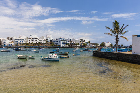 Spain, Canary Islands, Lanzarote, Arrecife, view to Charco de San Gines - AMF003522