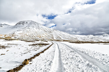 Iceland, Sudurland, Kerlingarfjoell, Highland region, snow-covered mountains - STSF000650
