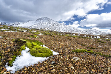 Iceland, Sudurland, Kerlingarfjoell, Highland region, snow-covered mountain - STSF000651