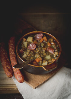 Linsensuppe mit Schweinehackfleischwurst - ECF001658