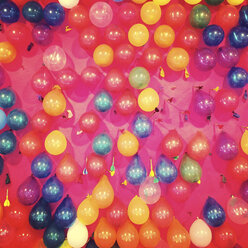 Fairground booth with balloons - GWF003361