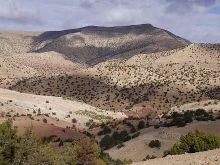 Marokko, Provinz Chichaoua, Blick auf die Berglandschaft - JMF000298