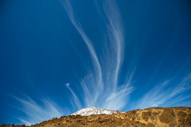 Spain, Canary Islands, Tenerife, Mount Teide, Teide National Park, cirrus clouds - WGF000558