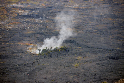 USA, Hawaii, Big Island, Volcanoes National Park, sulfur vapor at Kilauea Caldera - BRF000909