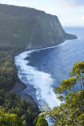 USA, Hawaii, Big Island, Waipio Valley, Blick von oben auf den Strand - BRF000979