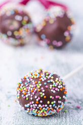 Chocolate cake pops garnished with nonpareils - ODF000945