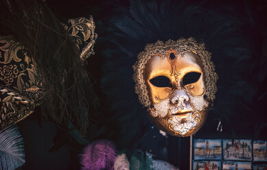 Italien, Venedig, typische Karnevalsmaske - EH000040