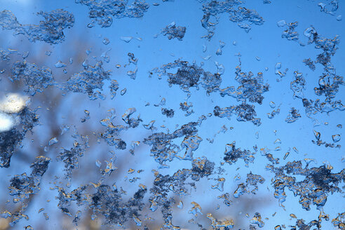 Schneekristalle am Fenster - NDF000496