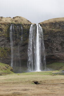 Island, Seljalandsfoss, Wasserfall - ATAF000068