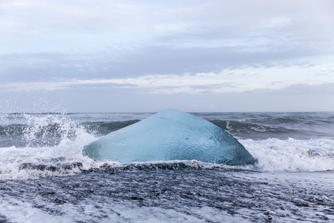 Island, Südostküste, Eis am Meeresufer, lizenzfreies Stockfoto