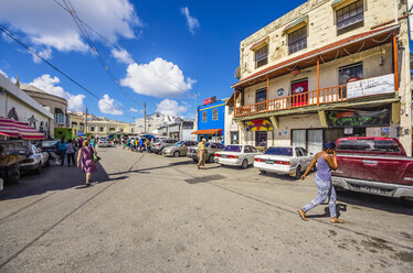 Karibik, Antillen, Kleine Antillen, Barbados, Bridgetown, Straße und Häuser - THAF001131