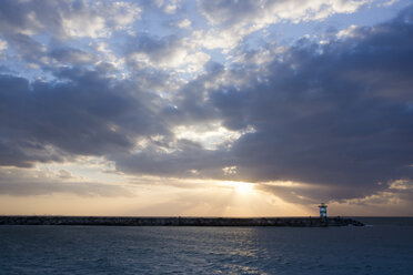 Netherlands, The Hague, Scheveningen, Lighthouse in the evening - WI001212