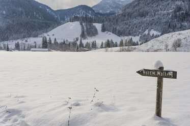 Deutschland, Bayern, Berchtesgadener Land, Winterlandschaft - MJF001411