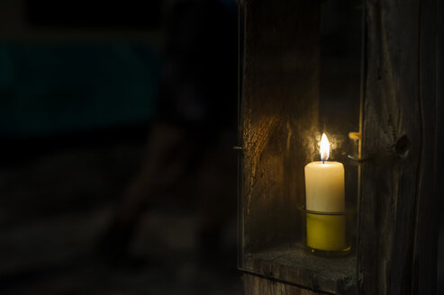 Burning candle - MJF001455