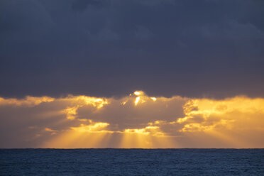 Spain, Canary Islands, La Gomera, Valle Gran Rey, cloudy evening sky over the sea - SIEF006356