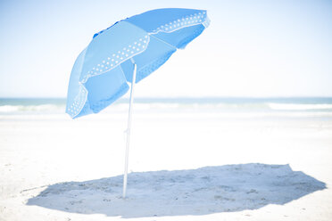 Blue sunshade on the beach - ZEF003326