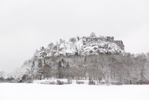 Deutschland, Landkreis Konstanz, Burgruine Hohentwiel im Winter - ELF001455