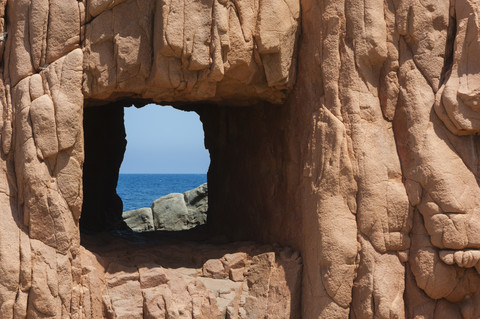 Italien, Sardinien, Tortoli, rote Felsen von Arbatax, Klippen aus rotem Porphyr, lizenzfreies Stockfoto