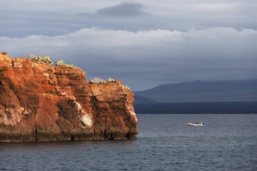 Ecuador, Galapagos-Inseln, Blick auf Rabida - FO007268