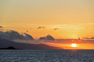 Pacific Ocean, Galapagos Islands, sunset above Santa Cruz Island - FOF007581