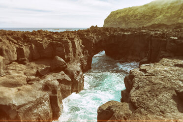 Frankreich, Bretagne, Finistere, Felsen an der Küste - ON000768