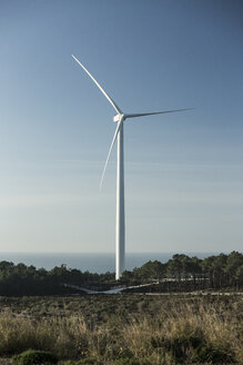 Portugal, Nazare, wind wheel at coast - KBF000291