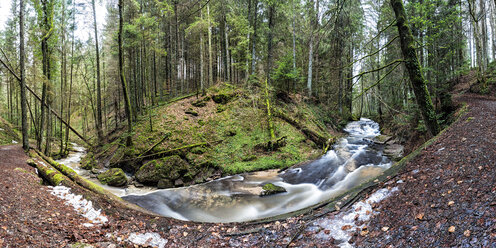 Deutschland, Baden Württemberg, Struempfelbach im Winter - STSF000685