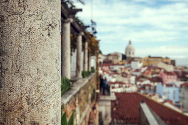 Portugal, Lissabon, Blick auf das Alfama-Viertel - EHF000065