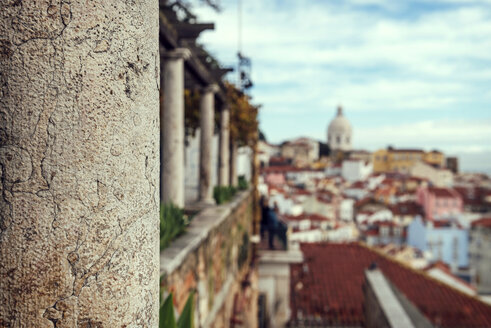 Portugal, Lissabon, Blick auf das Alfama-Viertel - EHF000065