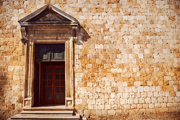 Kroatien, Dubrovnik, Eingangstür eines alten Gebäudes - EHF000076