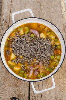 Zubereitung der Linsensuppe - ODF001040