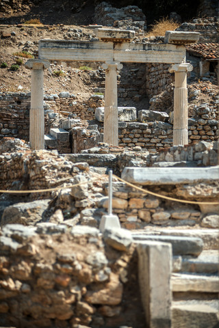 Türkei, Ephesus, drei Säulen, lizenzfreies Stockfoto